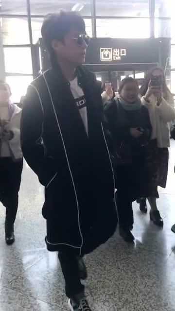 关于靳东搞笑段子